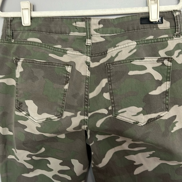 Kut from the Kloth - Connie High Rise Skinny Ankle - Camo - Picture 6 of 9